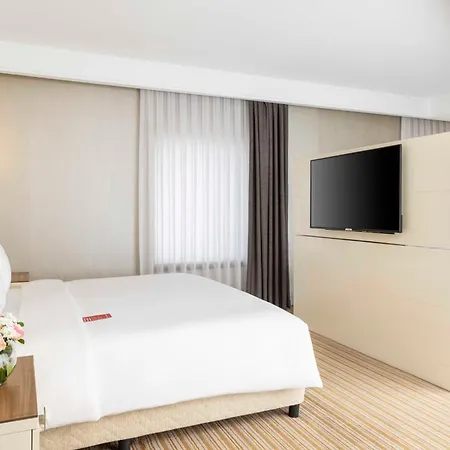 Ramada Plaza By Wyndham Tekstilkent 5*