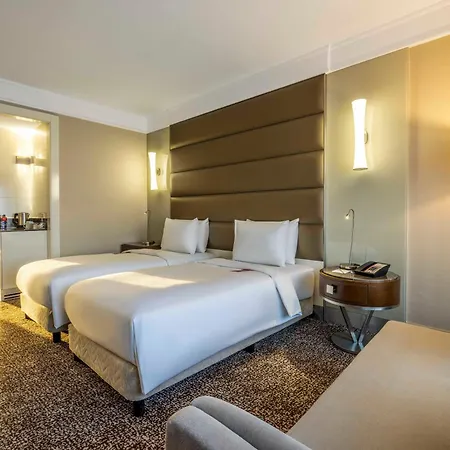 호텔 Ramada Plaza By Wyndham Tekstilkent 5*