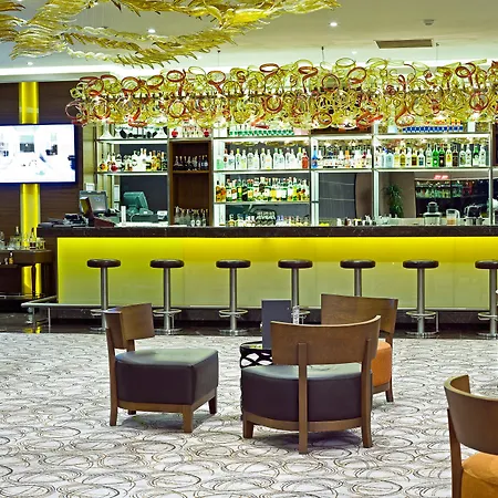 Ramada Plaza By Wyndham Tekstilkent 호텔 5*