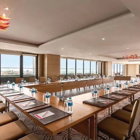 호텔 Ramada Plaza By Wyndham Tekstilkent 5*