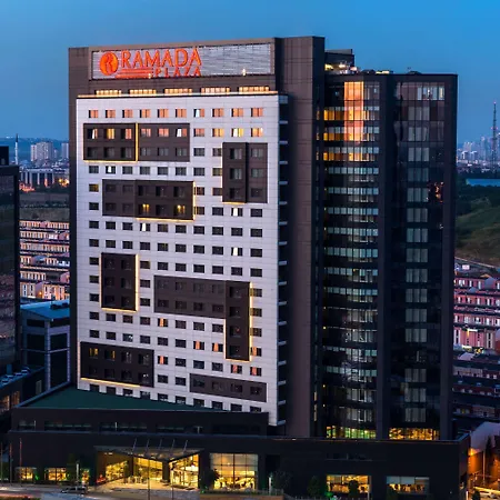 Ramada Plaza By Wyndham Tekstilkent ホテル