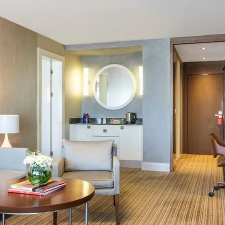 Hotel Ramada Plaza By Wyndham Tekstilkent