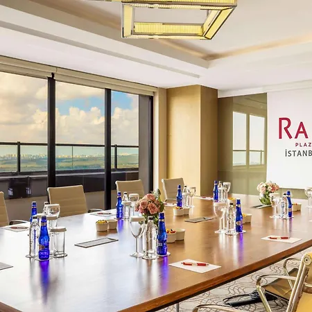 Hotel Ramada Plaza By Wyndham Tekstilkent