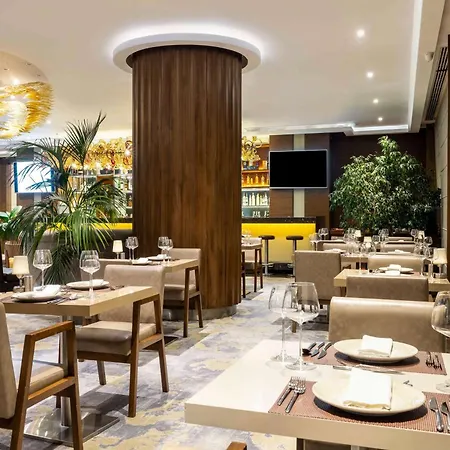 Hotel Ramada Plaza By Wyndham Tekstilkent