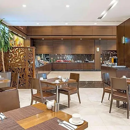 Ramada Plaza By Wyndham Tekstilkent Hotel