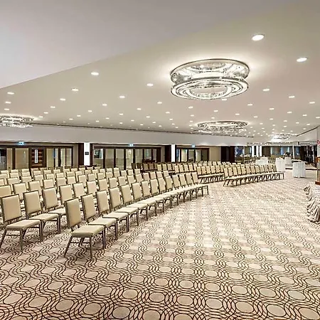 Hotel Ramada Plaza By Wyndham Tekstilkent 5*