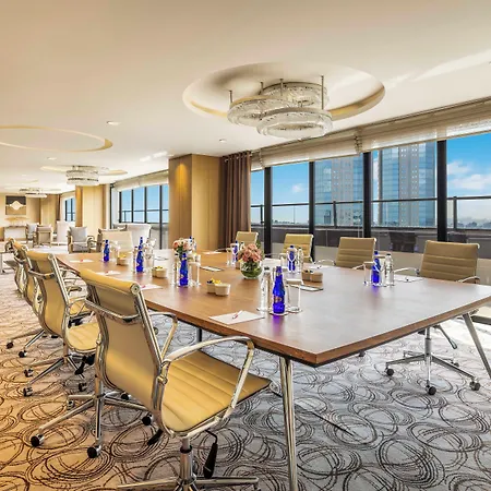 Hotel Ramada Plaza By Wyndham Tekstilkent