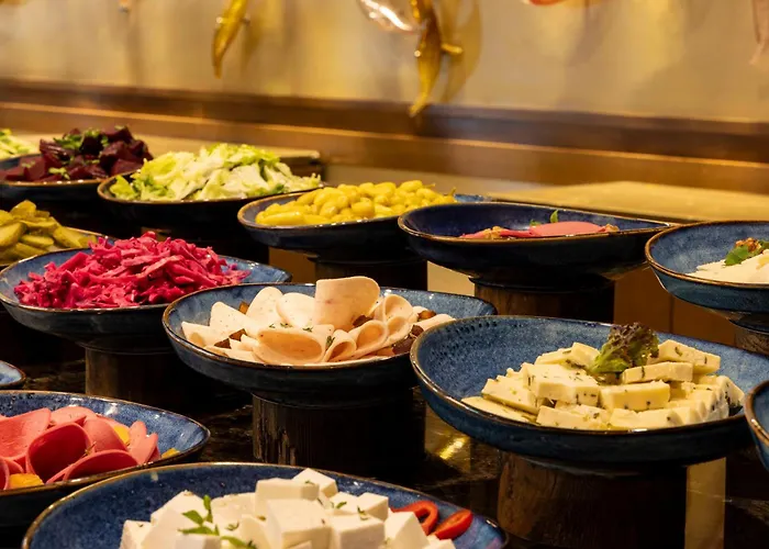 Ramada Plaza By Wyndham Tekstilkent