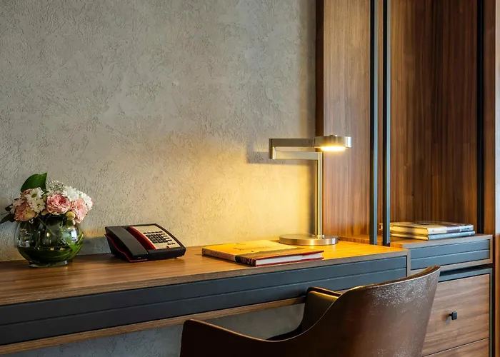 Ramada Plaza By Wyndham Tekstilkent Отель