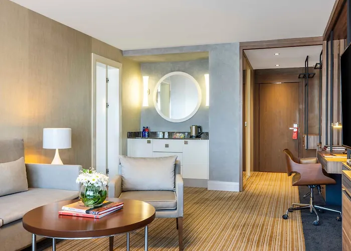 Отель Ramada Plaza By Wyndham Tekstilkent