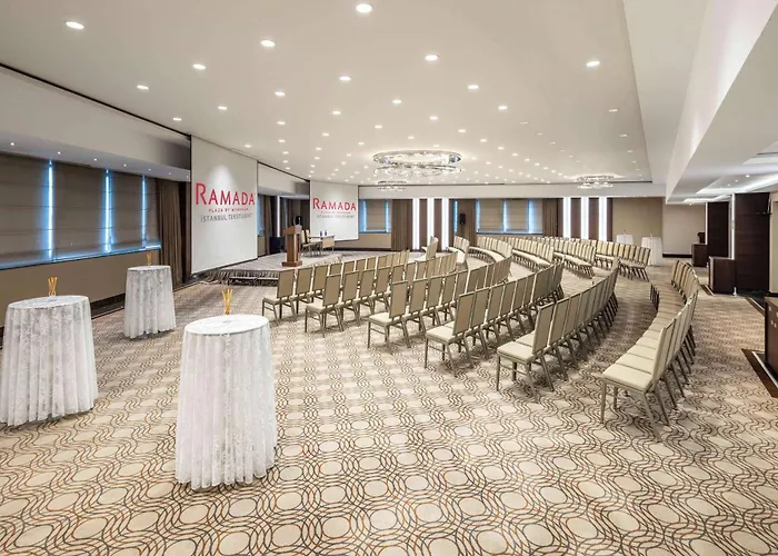 Отель Ramada Plaza By Wyndham Tekstilkent Стамбул