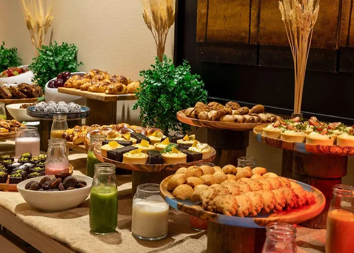 Отель Ramada Plaza By Wyndham Tekstilkent 5*