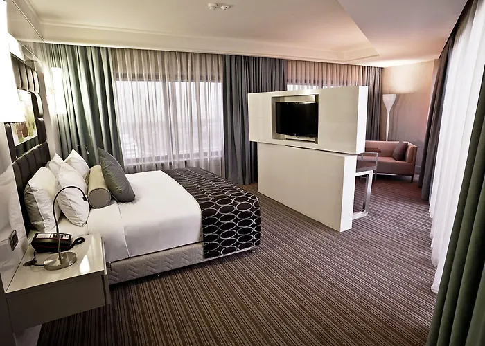 Отель Ramada Plaza By Wyndham Tekstilkent Стамбул