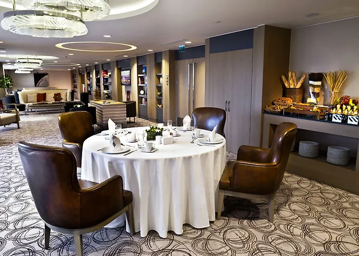 Ramada Plaza By Wyndham Tekstilkent Отель