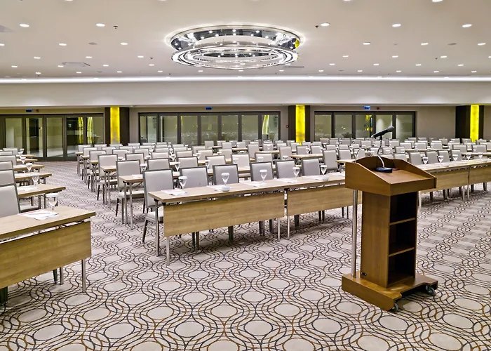 Ramada Plaza By Wyndham Tekstilkent Стамбул