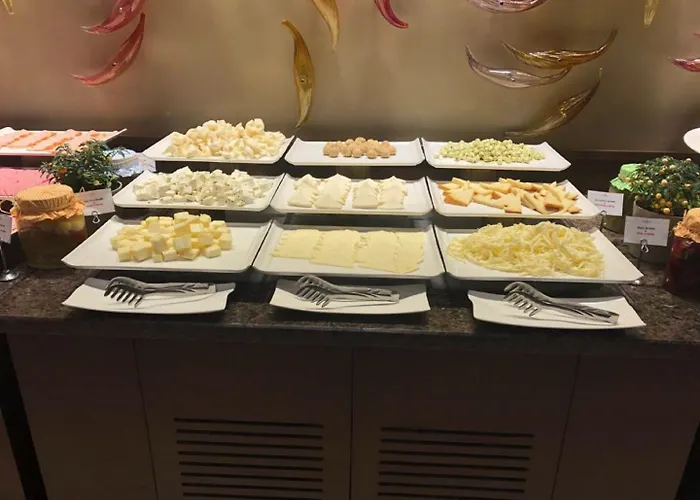 Ramada Plaza By Wyndham Tekstilkent 5*