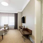 Ramada Plaza By Wyndham Tekstilkent 호텔 5*