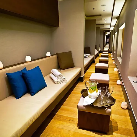Hotel Ramada Plaza By Wyndham Tekstilkent 5*