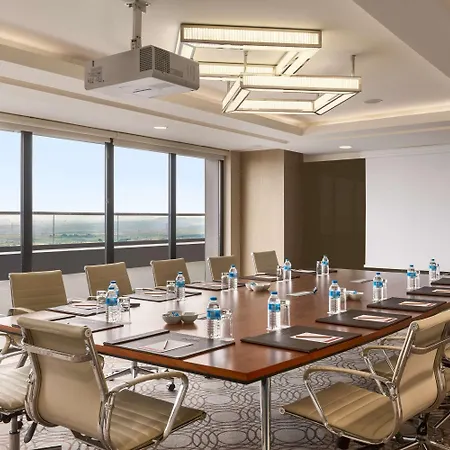 Ξενοδοχείο Ramada Plaza By Wyndham Tekstilkent 5*