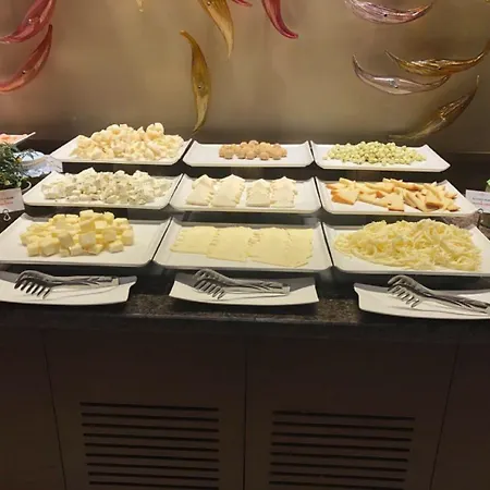 Ramada Plaza By Wyndham Tekstilkent 5*