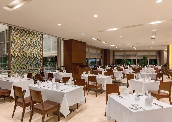 Ramada Plaza By Wyndham Tekstilkent