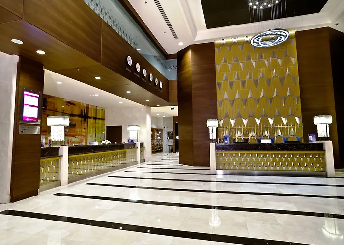 فندق Ramada Plaza By Wyndham Tekstilkent 5*